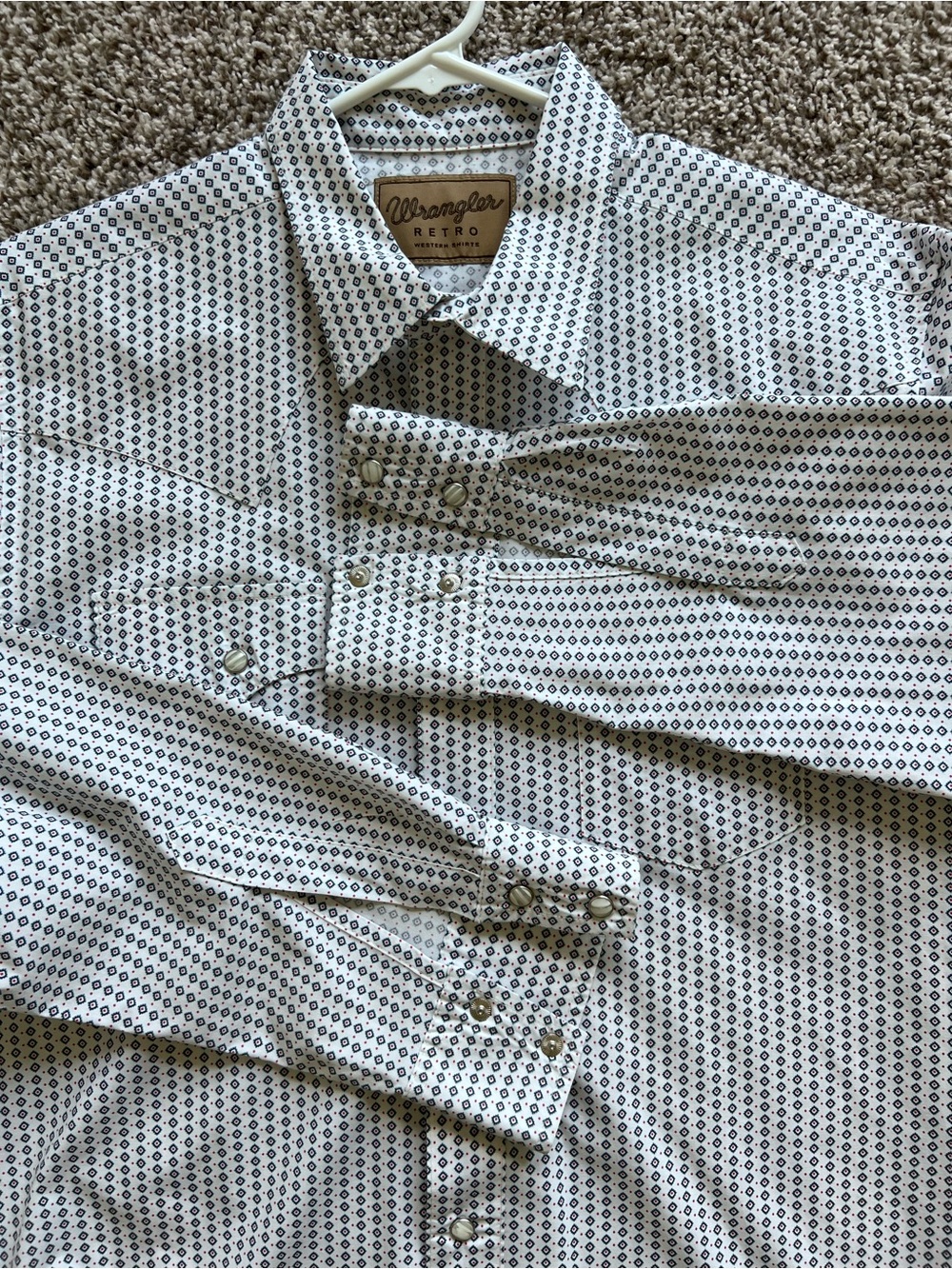 Wrangler Retro men's long sleeve white button up with pearl snaps - size large